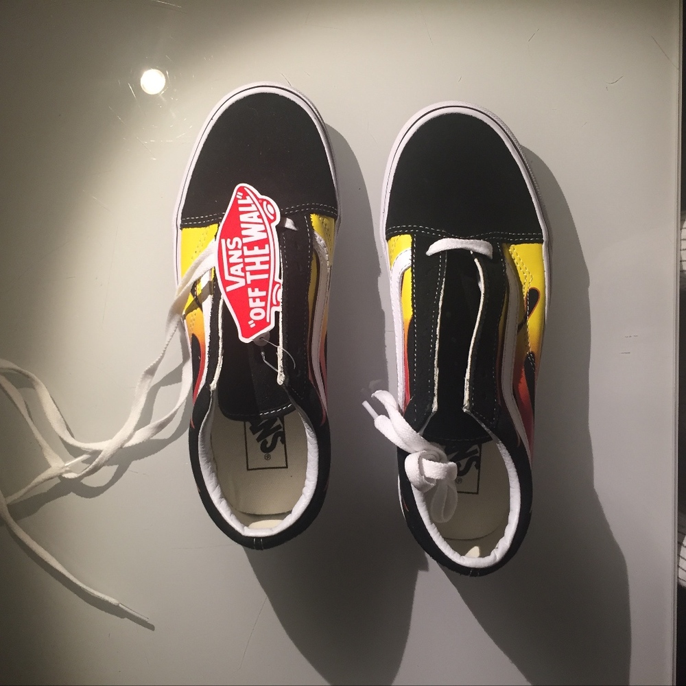 Vans women 8 men 6.5 Flame Suede Black NEW!